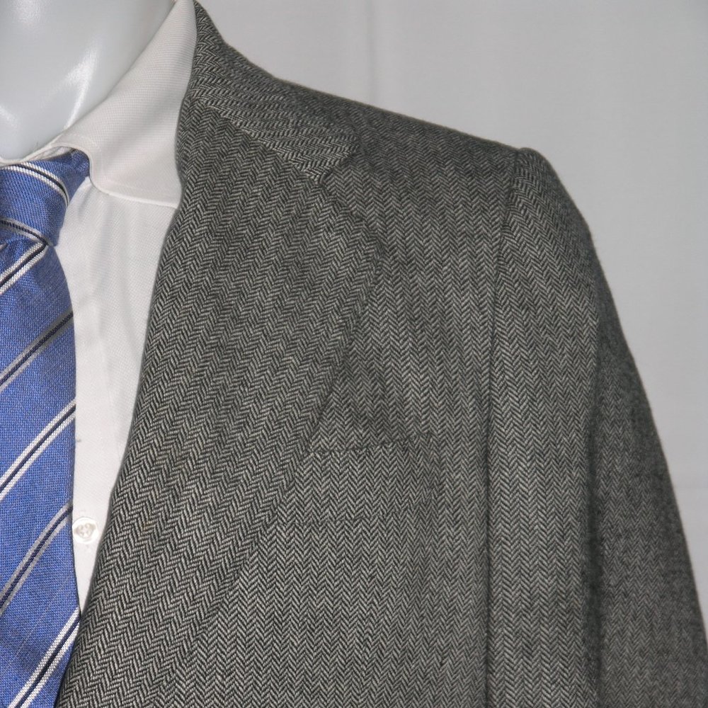 Kiton Vintage Gray Herringbone Two Button Sport Coat 40r